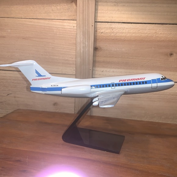 Piedmont Airlines Fokker F28-1000 Fellowship Plane N280N Pacemaker Desk Model - Picture 3 of 16